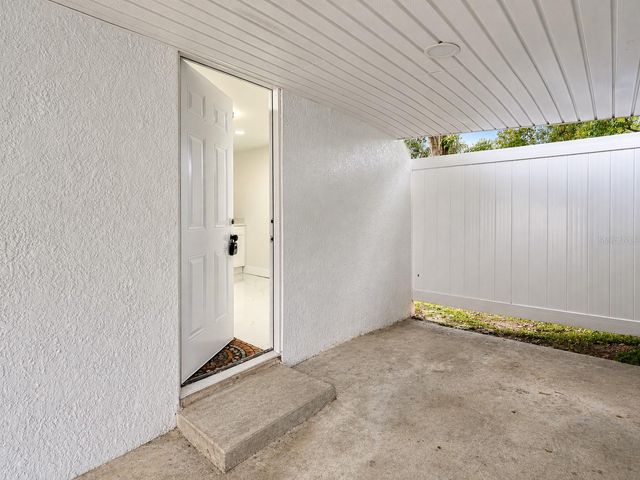 8423 N PACKWOOD AVENUE, Tampa, FL 33604