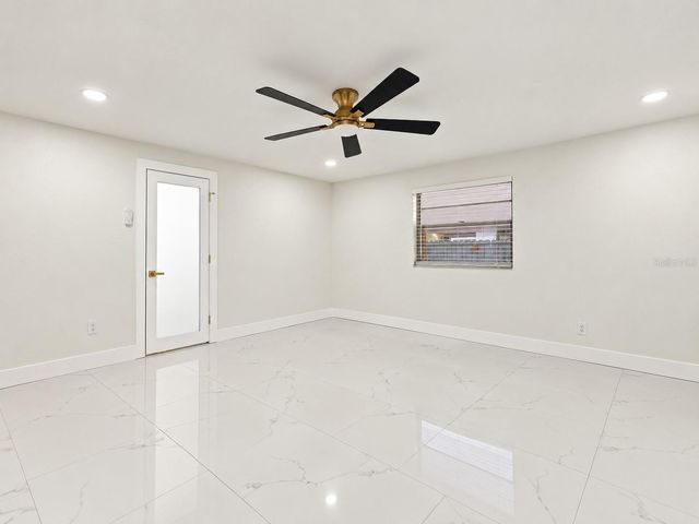 8423 N PACKWOOD AVENUE, Tampa, FL 33604