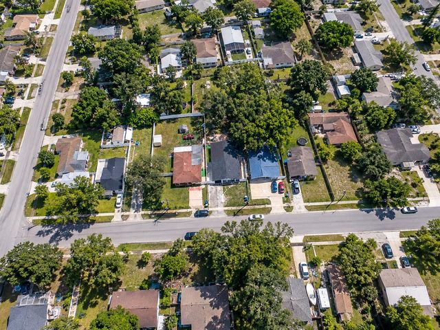 8423 N PACKWOOD AVENUE, Tampa, FL 33604