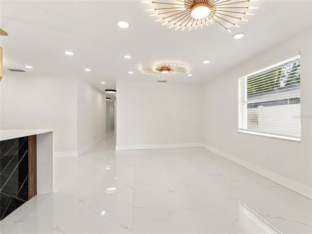 8423 N PACKWOOD AVENUE, Tampa, FL 33604