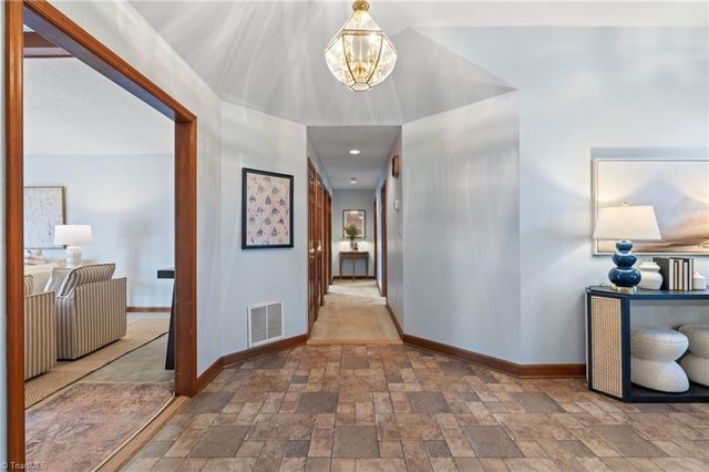 4875 Hampton Road, Clemmons, NC 27012