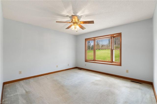 4875 Hampton Road, Clemmons, NC 27012