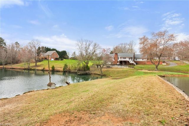 4875 Hampton Road, Clemmons, NC 27012