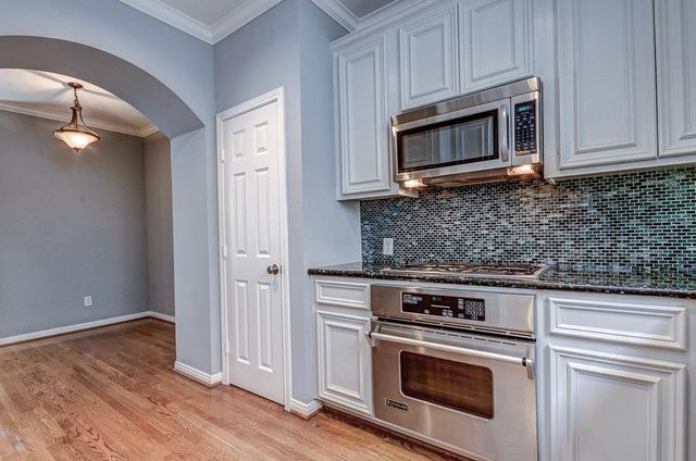 2649 Helena Street, Houston, TX 77006