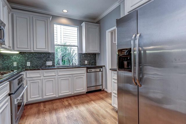 2649 Helena Street, Houston, TX 77006