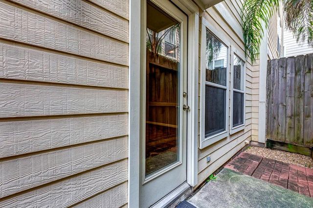 2649 Helena Street, Houston, TX 77006