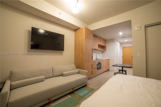 11 NE 6TH 1908, Miami, FL 33132
