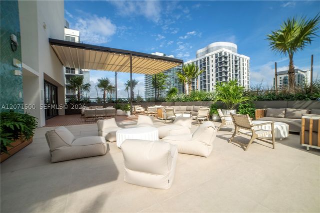 11 NE 6TH 1908, Miami, FL 33132