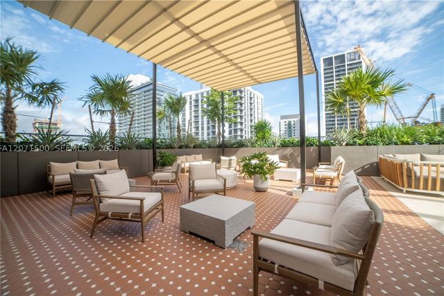 11 NE 6TH 1908, Miami, FL 33132