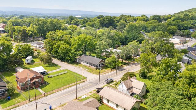 2901 N Chamberlain Avenue, Chattanooga, TN 37406