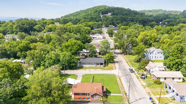 2901 N Chamberlain Avenue, Chattanooga, TN 37406