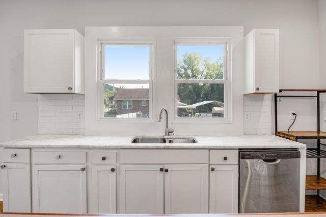 2901 N Chamberlain Avenue, Chattanooga, TN 37406