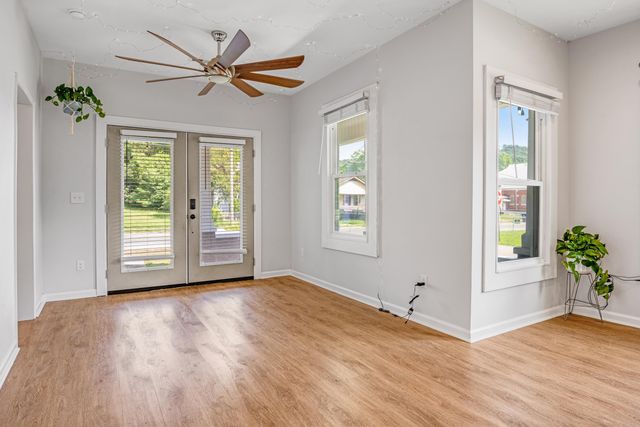 2901 N Chamberlain Avenue, Chattanooga, TN 37406