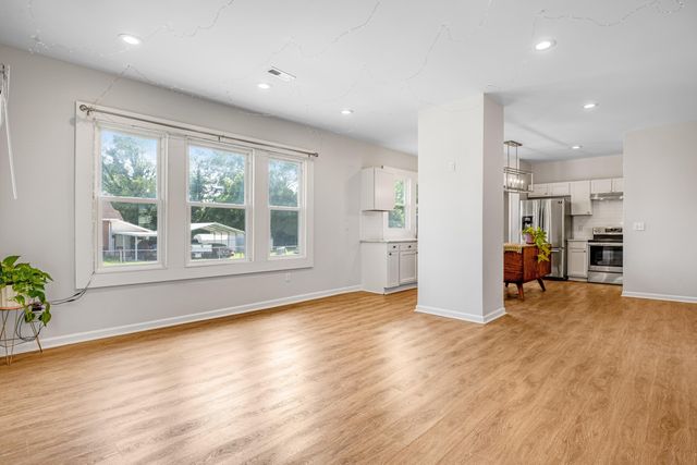2901 N Chamberlain Avenue, Chattanooga, TN 37406