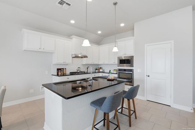 28830 Shadowrock, San Antonio, TX 78260