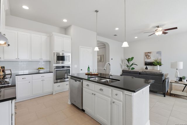 28830 Shadowrock, San Antonio, TX 78260