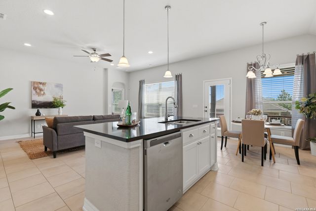 28830 Shadowrock, San Antonio, TX 78260