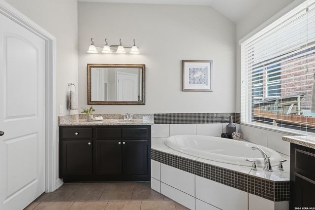 28830 Shadowrock, San Antonio, TX 78260