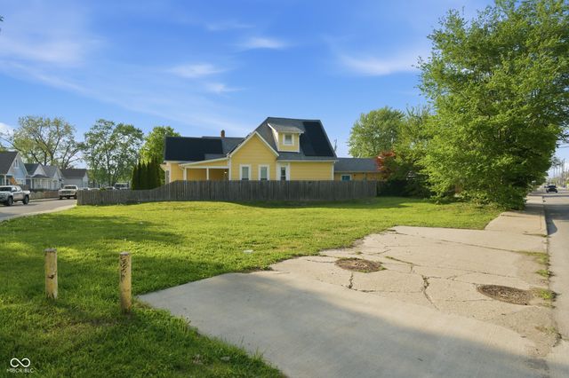 828 Shelby Street, Indianapolis, IN 46203