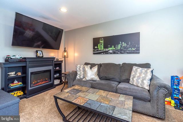 314 ALMOND DR, Lansdale, PA 19446