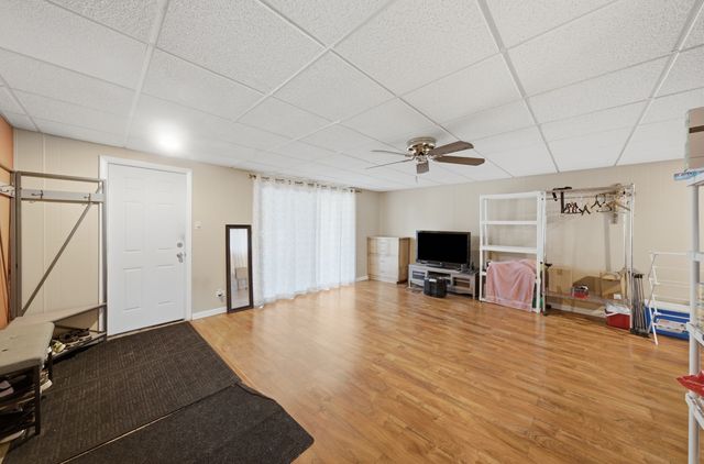 8300 Long Avenue, Burbank, IL 60459