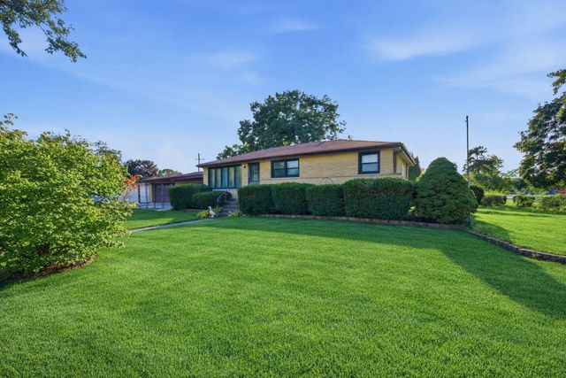 8300 Long Avenue, Burbank, IL 60459