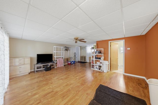 8300 Long Avenue, Burbank, IL 60459