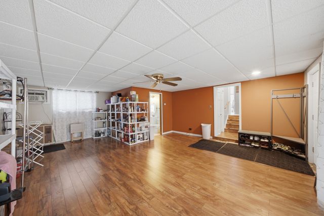 8300 Long Avenue, Burbank, IL 60459