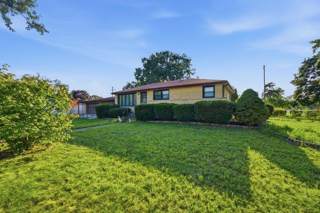 8300 Long Avenue, Burbank, IL 60459