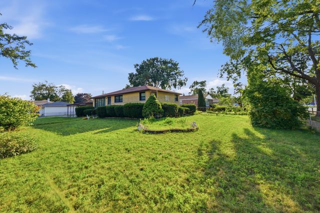 8300 Long Avenue, Burbank, IL 60459