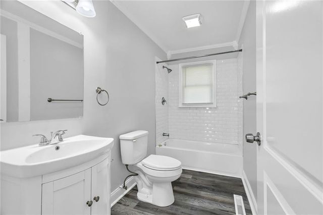 5222 NE 44th Street, Kansas City, MO 64117