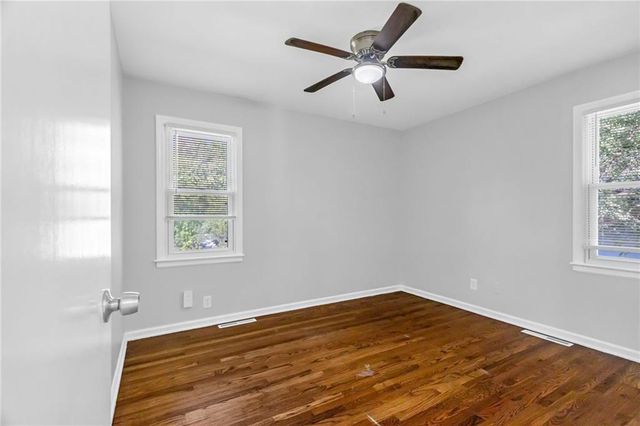 5222 NE 44th Street, Kansas City, MO 64117