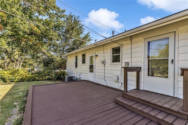 5222 NE 44th Street, Kansas City, MO 64117