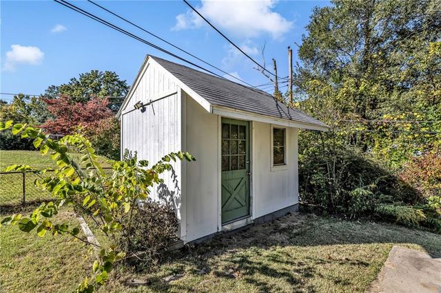 5222 NE 44th Street, Kansas City, MO 64117