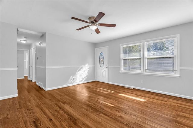 5222 NE 44th Street, Kansas City, MO 64117