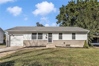 5222 NE 44th Street, Kansas City, MO 64117