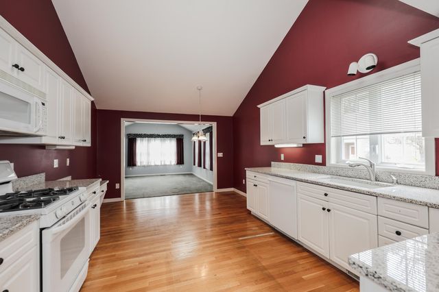 49 Drakes Landing, Hampton, NH 03842