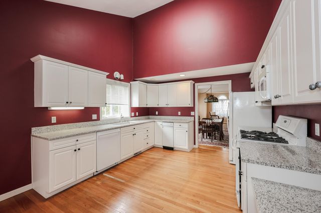 49 Drakes Landing, Hampton, NH 03842