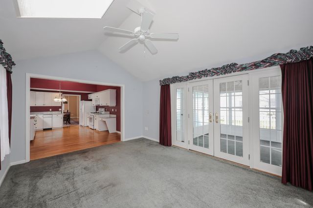 49 Drakes Landing, Hampton, NH 03842