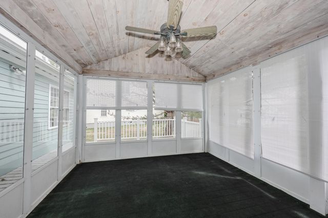 49 Drakes Landing, Hampton, NH 03842