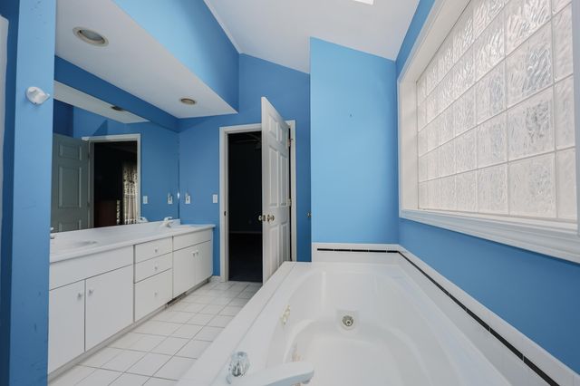 49 Drakes Landing, Hampton, NH 03842