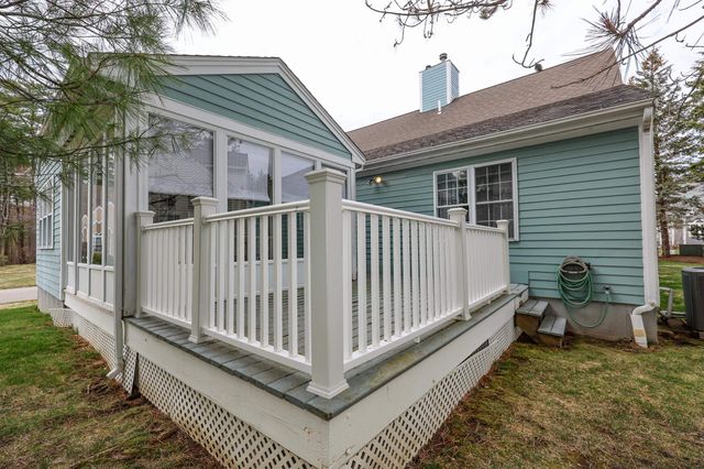 49 Drakes Landing, Hampton, NH 03842