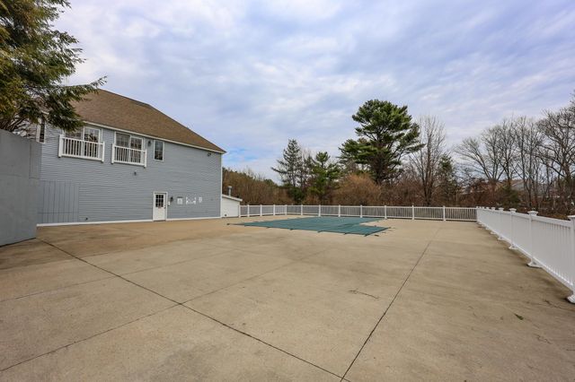 49 Drakes Landing, Hampton, NH 03842