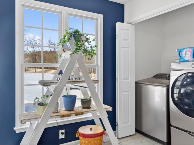 235 HOWARDSVILLE RD, Staunton, VA 24401