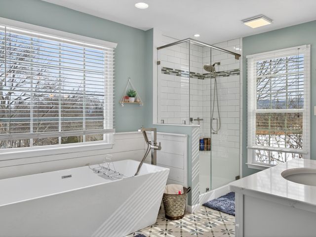 235 HOWARDSVILLE RD, Staunton, VA 24401