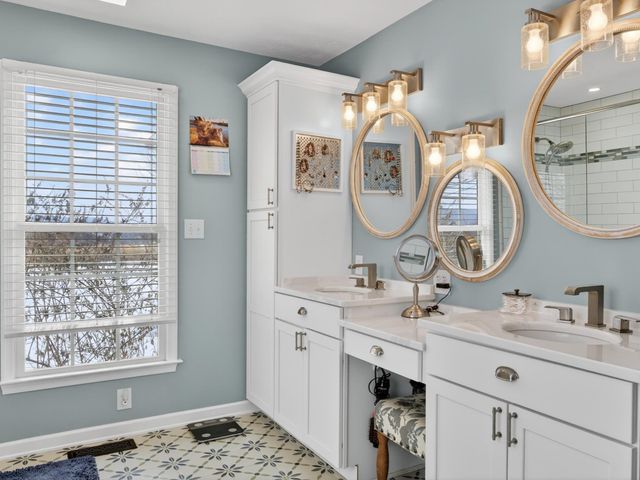 235 HOWARDSVILLE RD, Staunton, VA 24401