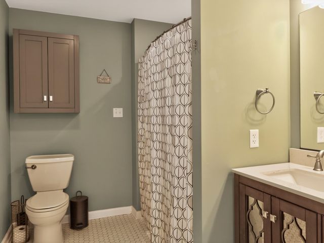 235 HOWARDSVILLE RD, Staunton, VA 24401