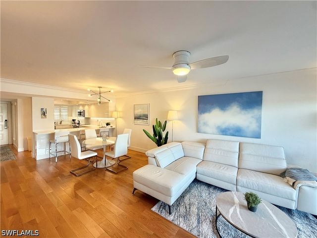12945 Vanderbilt DR 306, Naples, FL 34110
