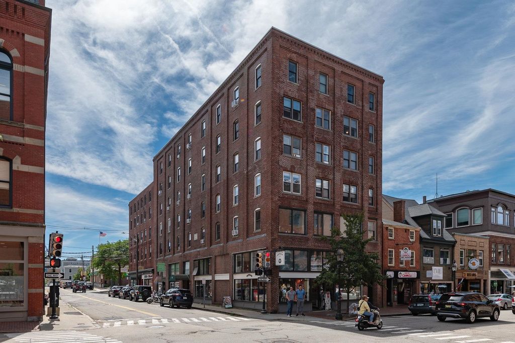 90 Fleet St Apt 5-1, Portsmouth, NH 03801