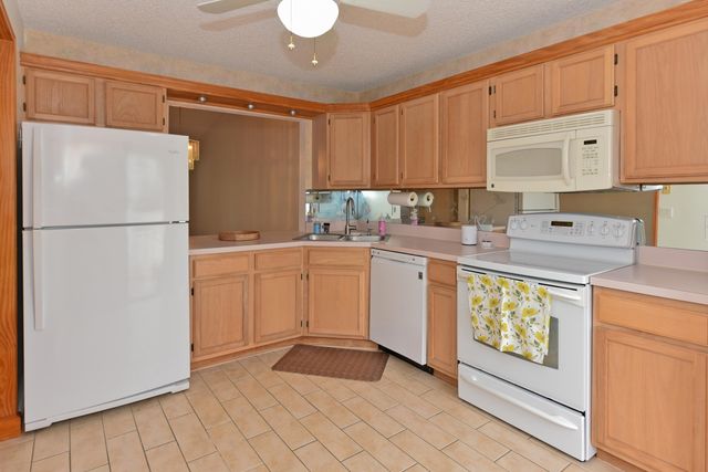 2641 W Gately Drive W 1702, West Palm Beach, FL 33415